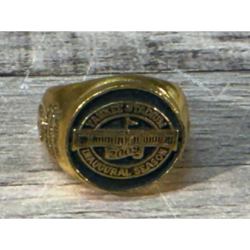 MLB Yankee Stadium Inaugural Season Gold Ring 2009‎ WILLIAM BARTHMAN JEWELRY
